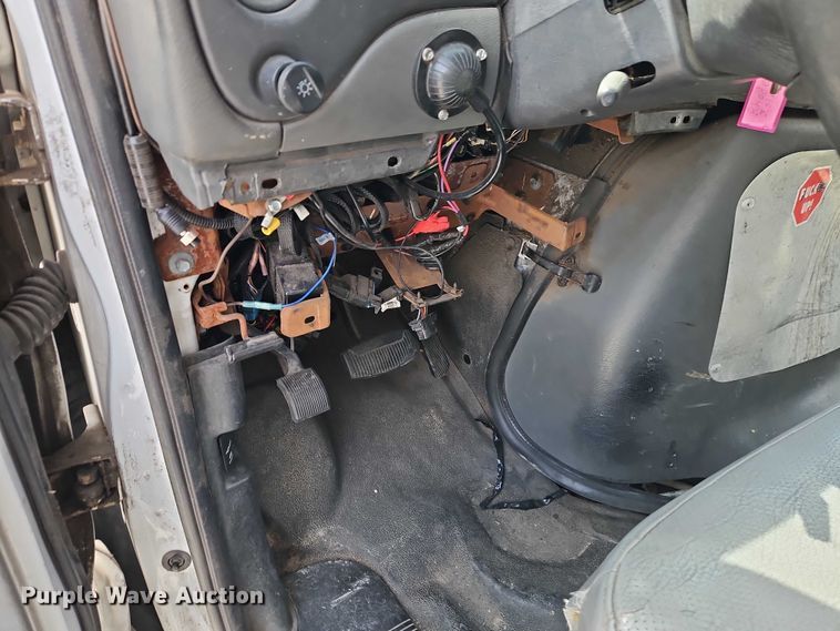 image for item EO7213 2007 Ford E350 delivery van