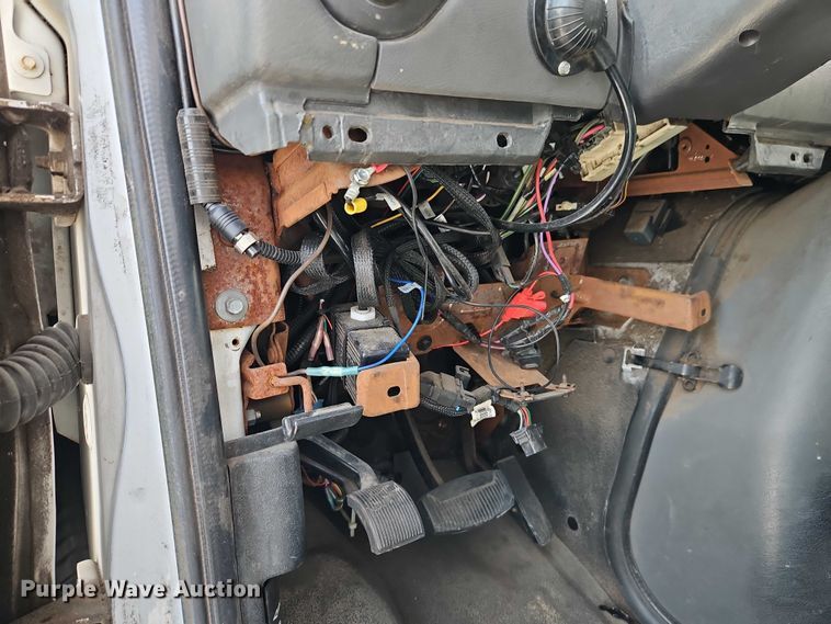 image for item EO7213 2007 Ford E350 delivery van