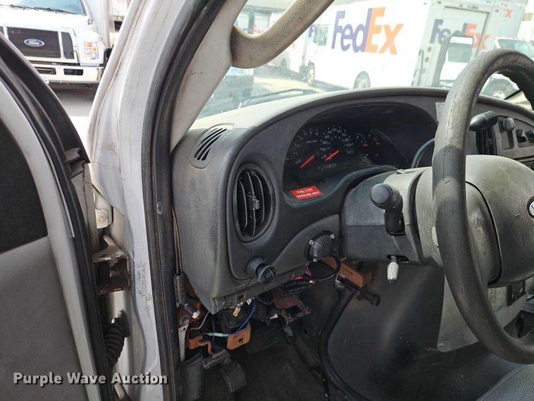 image for item EO7213 2007 Ford E350 delivery van