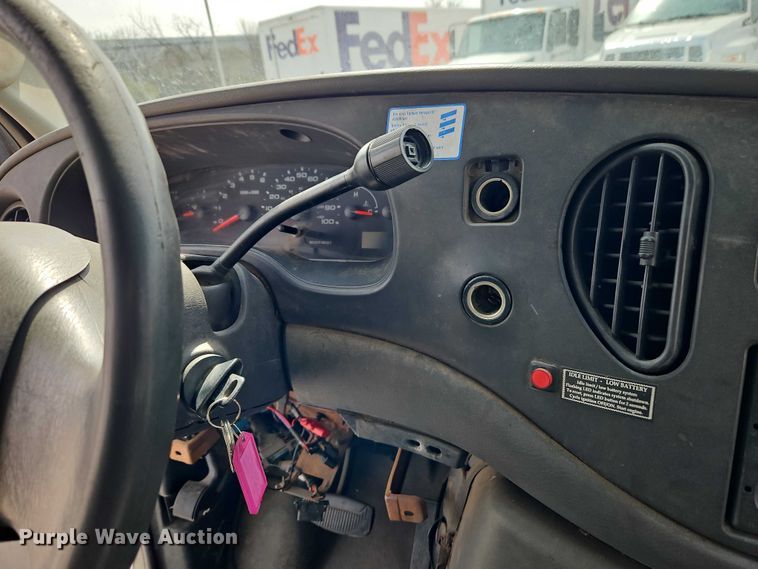 image for item EO7213 2007 Ford E350 delivery van