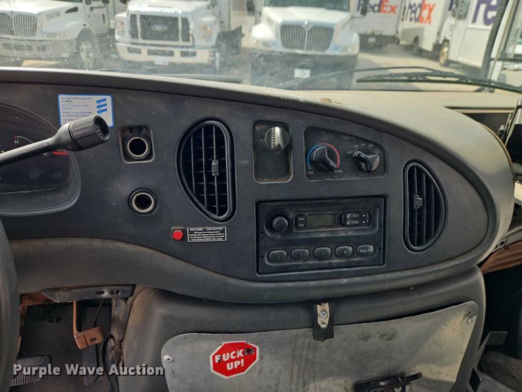 image for item EO7213 2007 Ford E350 delivery van