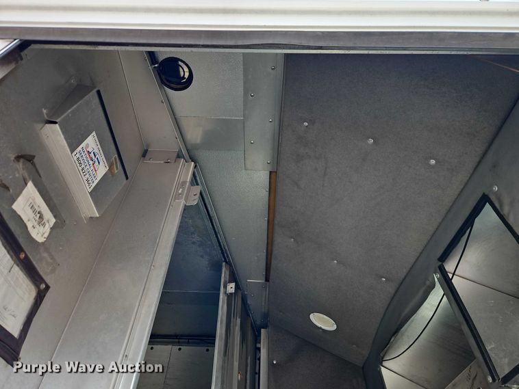 image for item EO7213 2007 Ford E350 delivery van