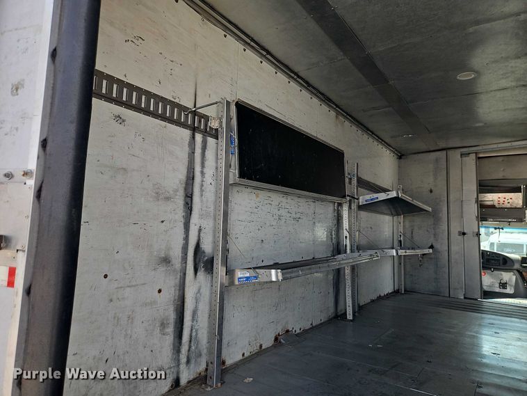 image for item EO7213 2007 Ford E350 delivery van