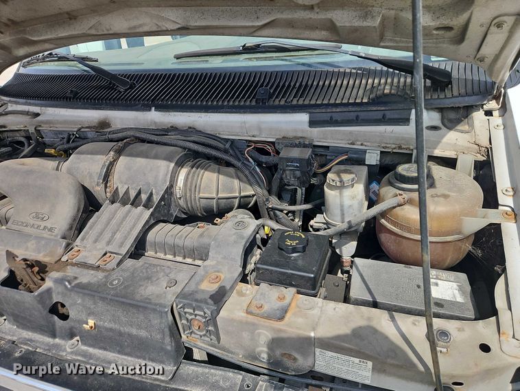 image for item EO7213 2007 Ford E350 delivery van