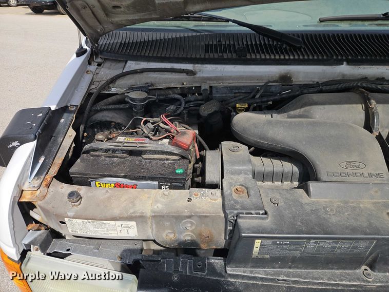 image for item EO7213 2007 Ford E350 delivery van