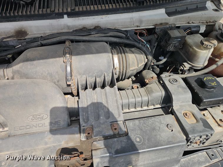 image for item EO7213 2007 Ford E350 delivery van