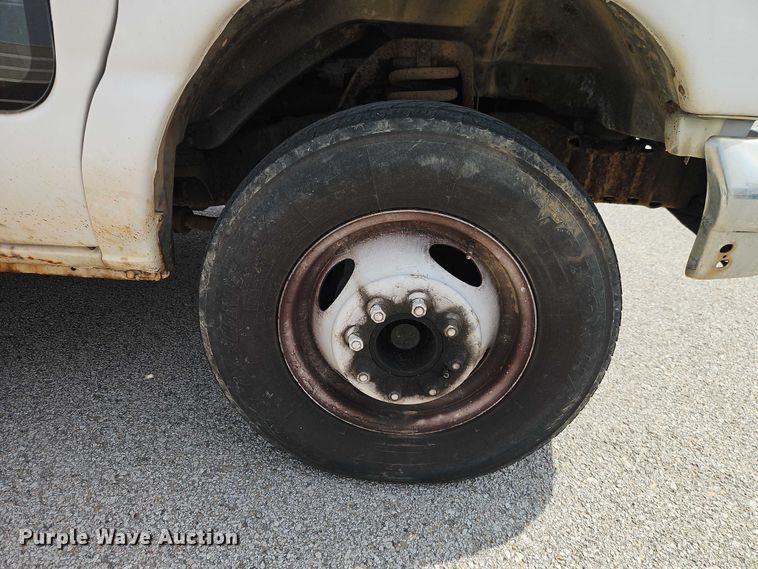 image for item EO7213 2007 Ford E350 delivery van