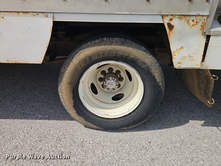 image for item EO7213 2007 Ford E350 delivery van