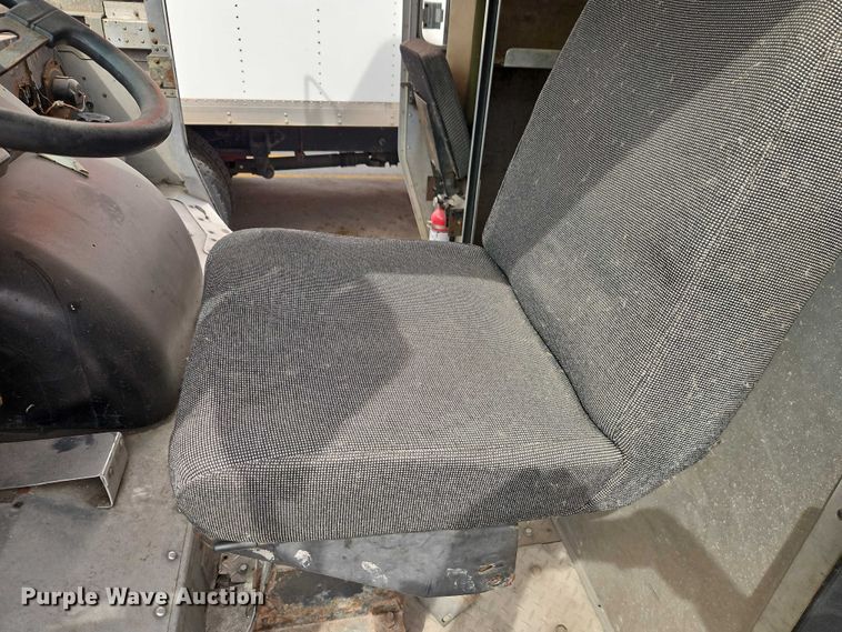 image for item EO7214 2003 International 1652-SC delivery truck