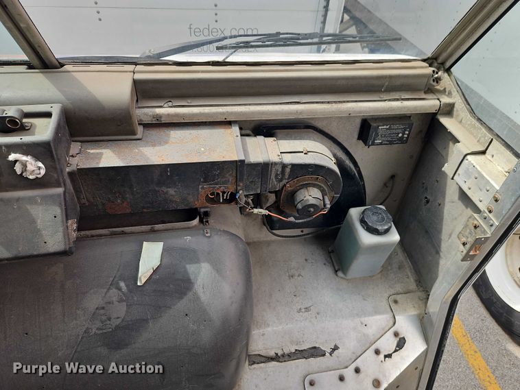 image for item EO7214 2003 International 1652-SC delivery truck