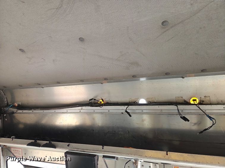 image for item EO7214 2003 International 1652-SC delivery truck