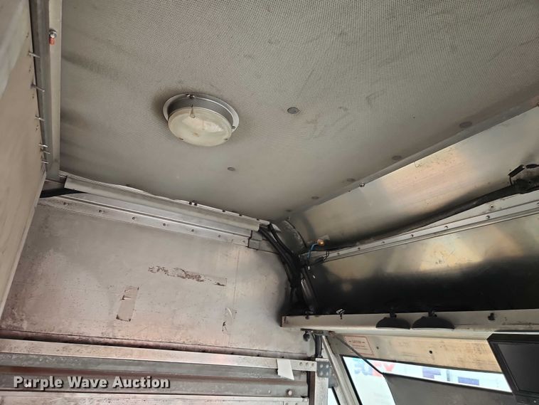 image for item EO7214 2003 International 1652-SC delivery truck