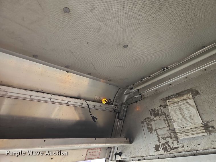 image for item EO7214 2003 International 1652-SC delivery truck