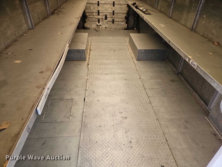 image for item EO7214 2003 International 1652-SC delivery truck