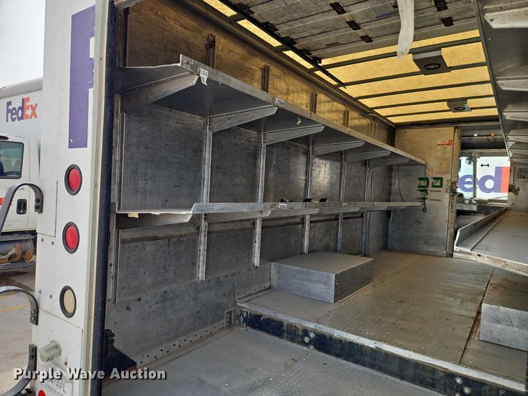 image for item EO7214 2003 International 1652-SC delivery truck