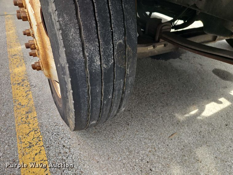 image for item EO7214 2003 International 1652-SC delivery truck