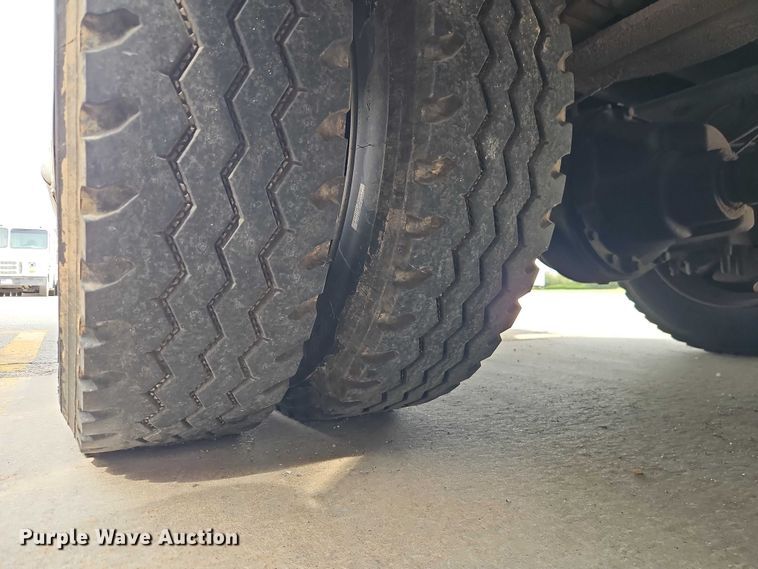 image for item EO7214 2003 International 1652-SC delivery truck