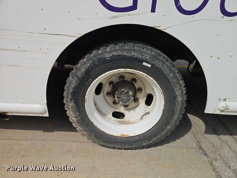 image for item EO7214 2003 International 1652-SC delivery truck