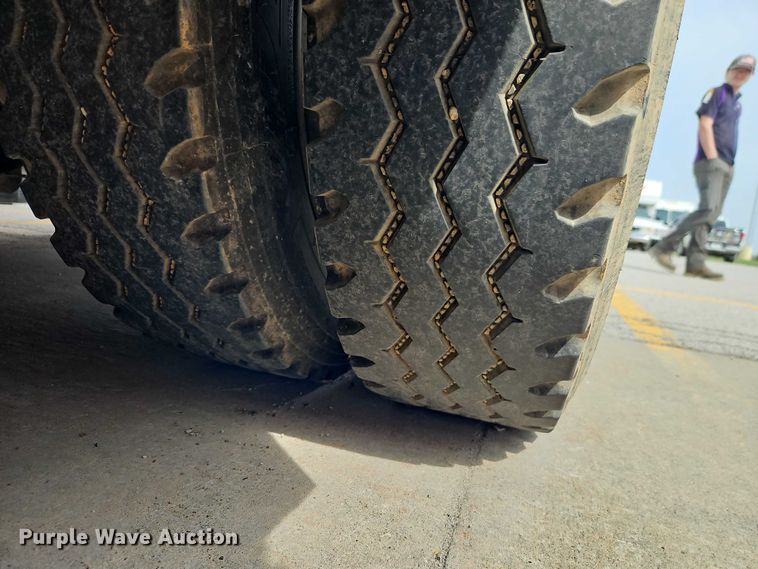 image for item EO7214 2003 International 1652-SC delivery truck