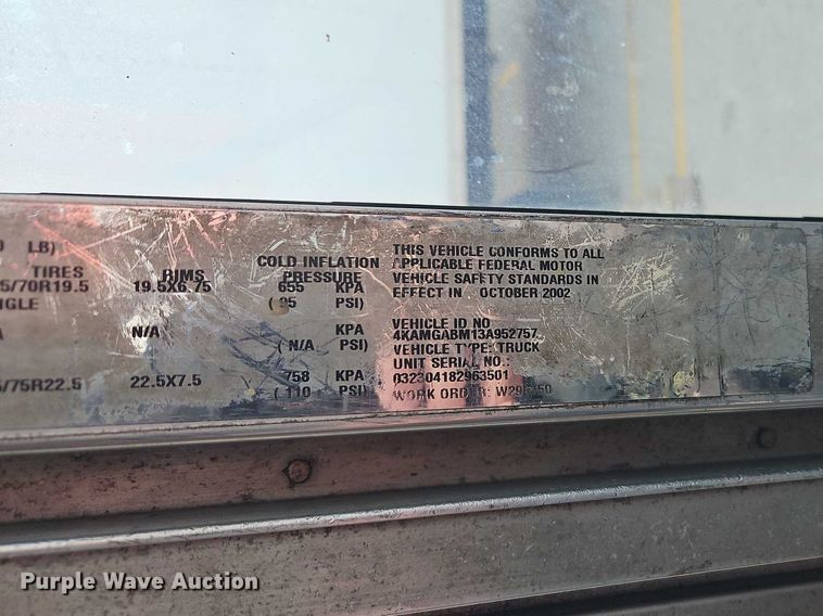 image for item EO7214 2003 International 1652-SC delivery truck