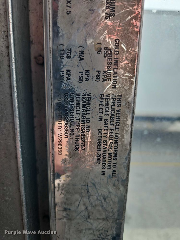 image for item EO7214 2003 International 1652-SC delivery truck