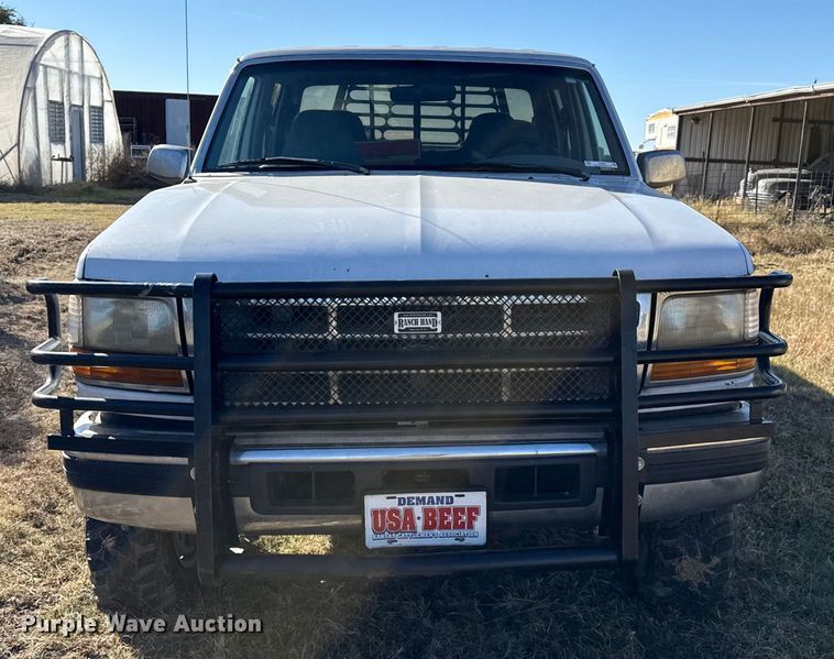 image for item EP0871 1996 Ford F350 XL Crew Cab bale bed pickup truck