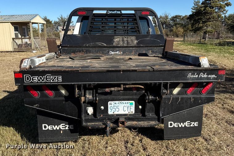 image for item EP0871 1996 Ford F350 XL Crew Cab bale bed pickup truck