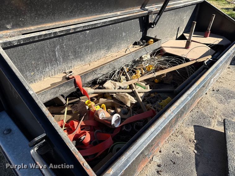 image for item EP0871 1996 Ford F350 XL Crew Cab bale bed pickup truck