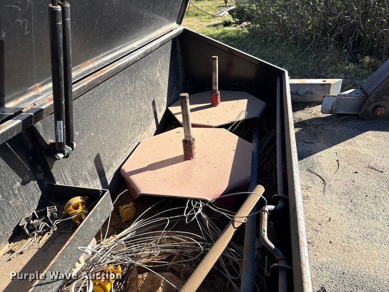 image for item EP0871 1996 Ford F350 XL Crew Cab bale bed pickup truck