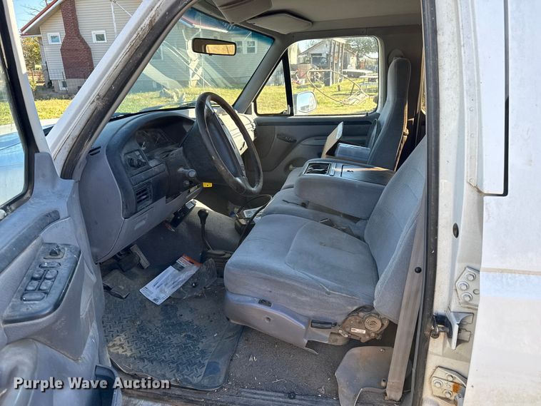 image for item EP0871 1996 Ford F350 XL Crew Cab bale bed pickup truck