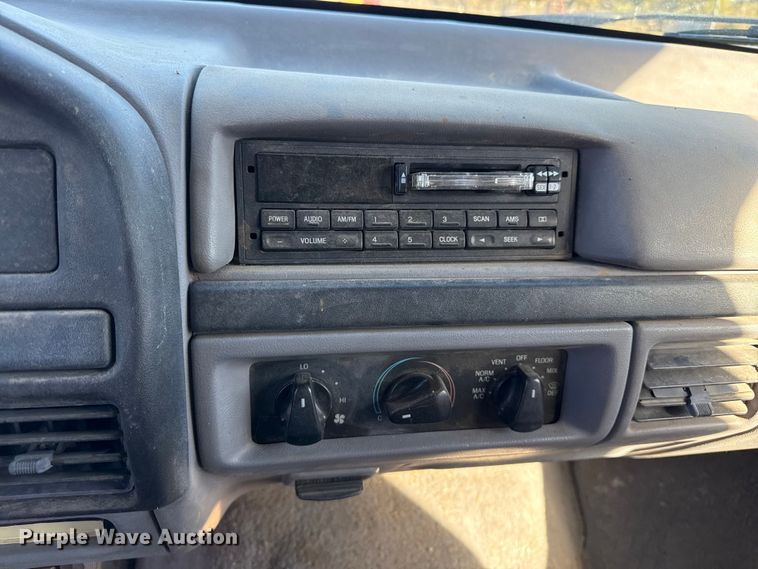 image for item EP0871 1996 Ford F350 XL Crew Cab bale bed pickup truck