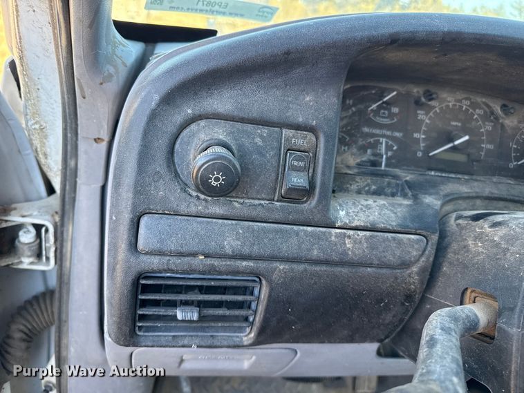 image for item EP0871 1996 Ford F350 XL Crew Cab bale bed pickup truck