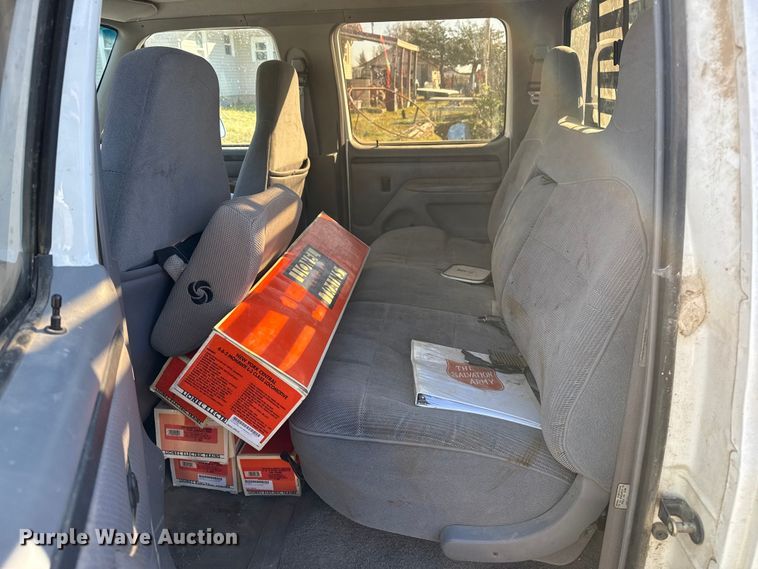 image for item EP0871 1996 Ford F350 XL Crew Cab bale bed pickup truck