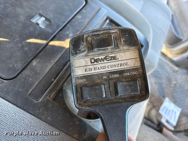 image for item EP0871 1996 Ford F350 XL Crew Cab bale bed pickup truck