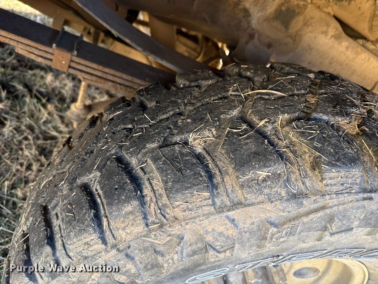 image for item EP0871 1996 Ford F350 XL Crew Cab bale bed pickup truck