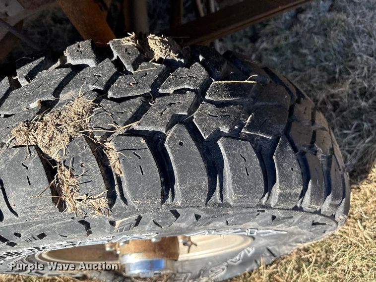 image for item EP0871 1996 Ford F350 XL Crew Cab bale bed pickup truck