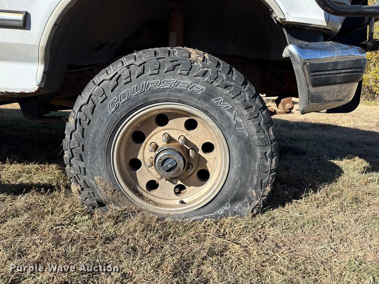 image for item EP0871 1996 Ford F350 XL Crew Cab bale bed pickup truck