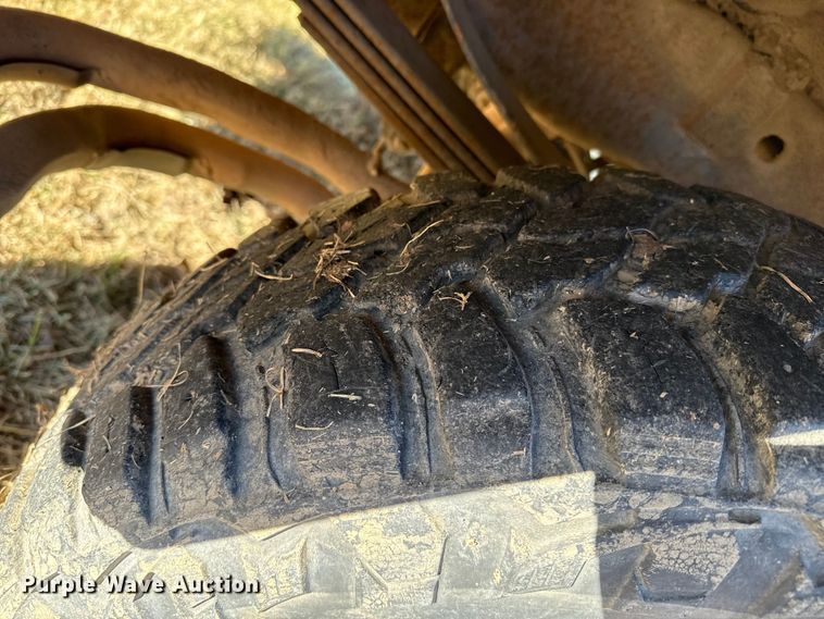 image for item EP0871 1996 Ford F350 XL Crew Cab bale bed pickup truck