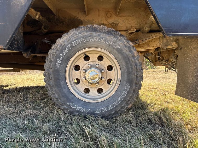 image for item EP0871 1996 Ford F350 XL Crew Cab bale bed pickup truck