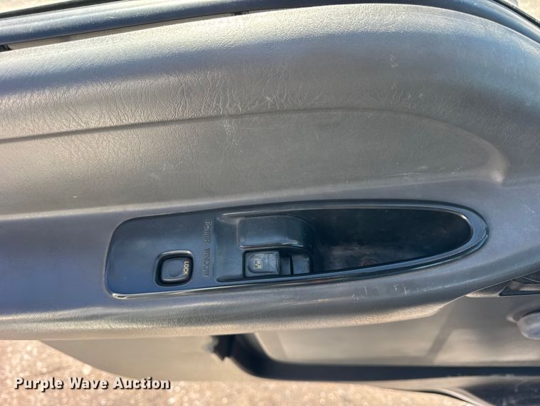 image for item ER0396 2006 Isuzu T7F box truck