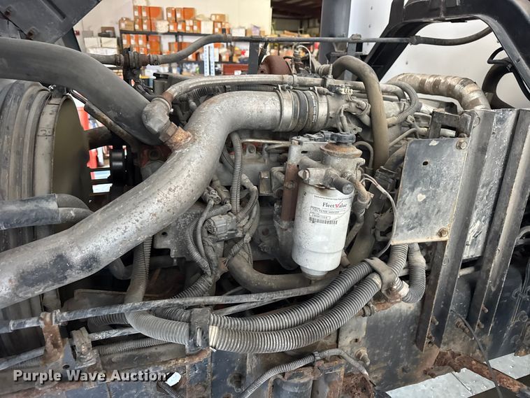 image for item ER0396 2006 Isuzu T7F box truck