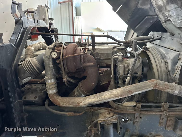 image for item ER0396 2006 Isuzu T7F box truck