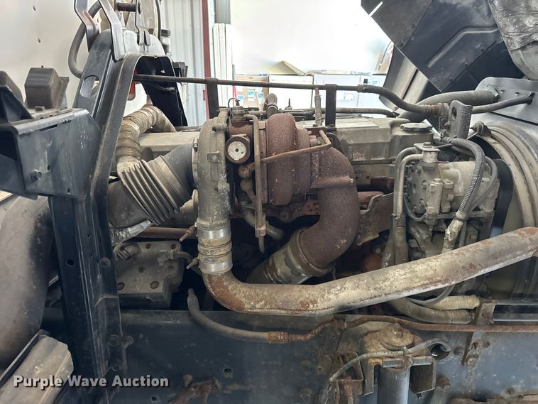 image for item ER0396 2006 Isuzu T7F box truck