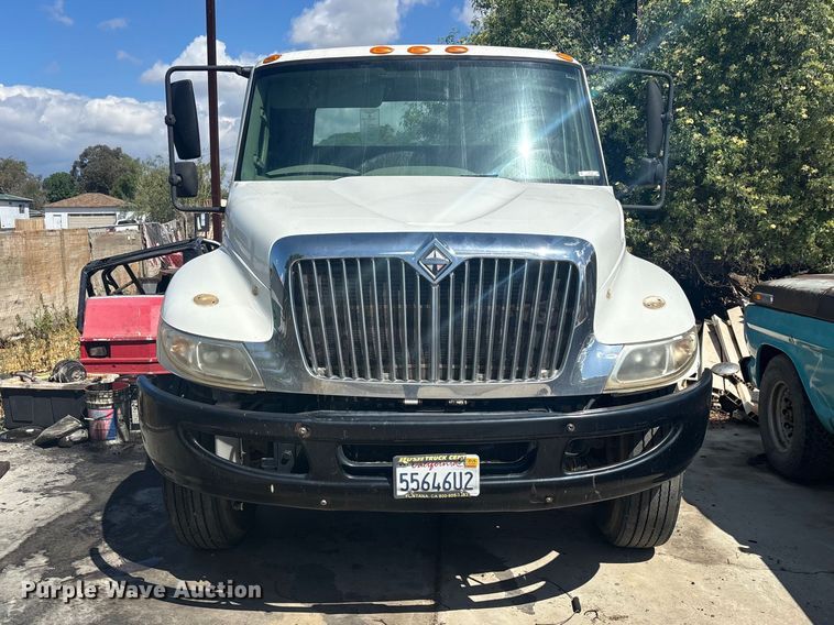 image for item ER7528 2014 International MA025 truck cab and chassis