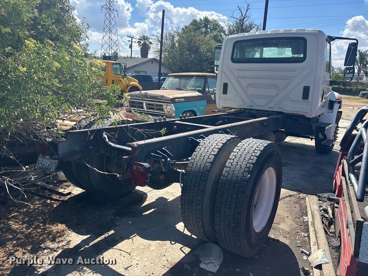 image for item ER7528 2014 International MA025 truck cab and chassis