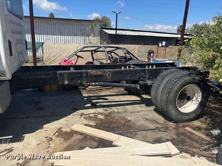 image for item ER7528 2014 International MA025 truck cab and chassis