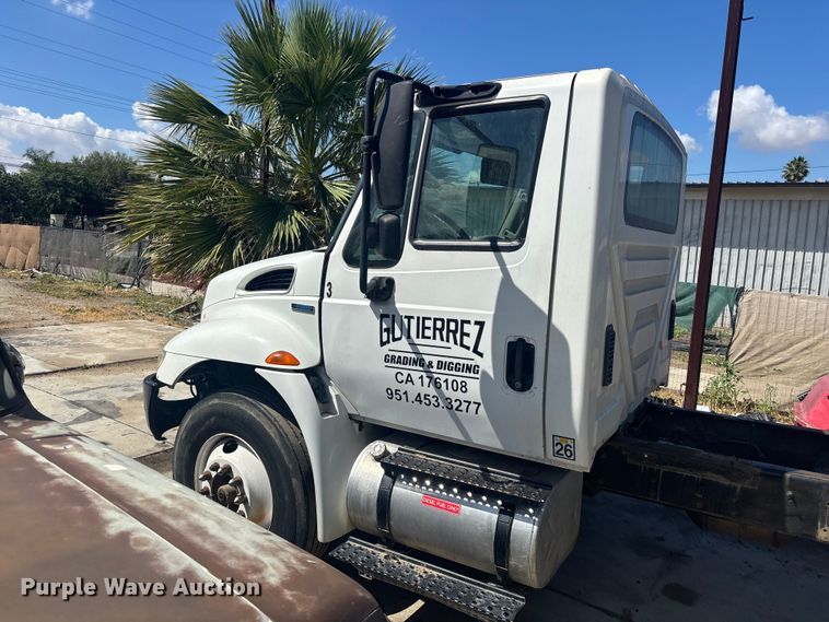 image for item ER7528 2014 International MA025 truck cab and chassis