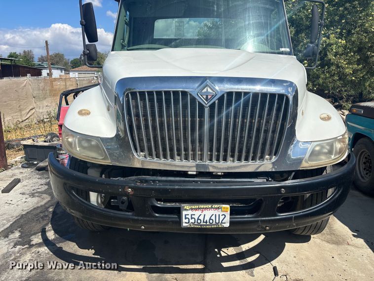 image for item ER7528 2014 International MA025 truck cab and chassis