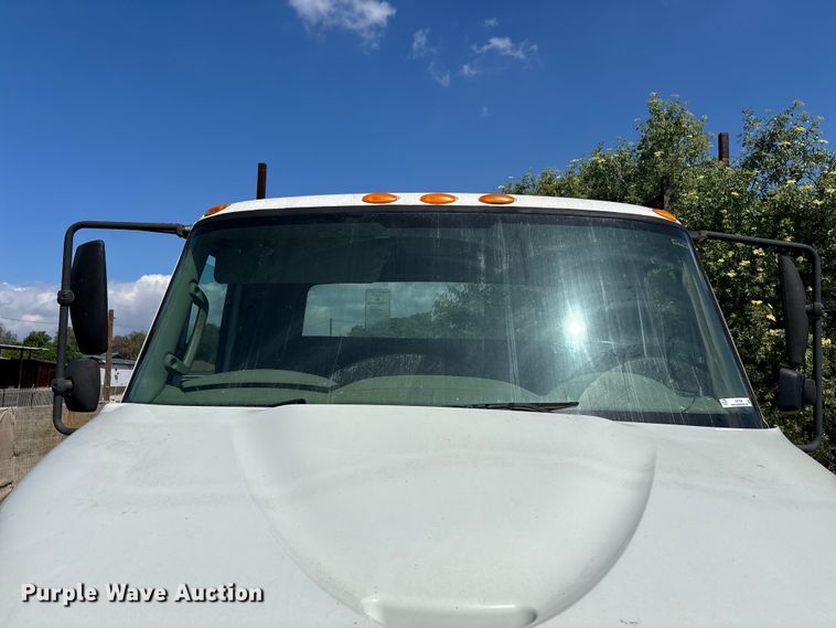 image for item ER7528 2014 International MA025 truck cab and chassis