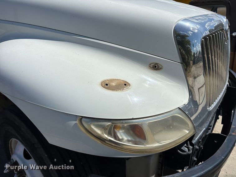 image for item ER7528 2014 International MA025 truck cab and chassis